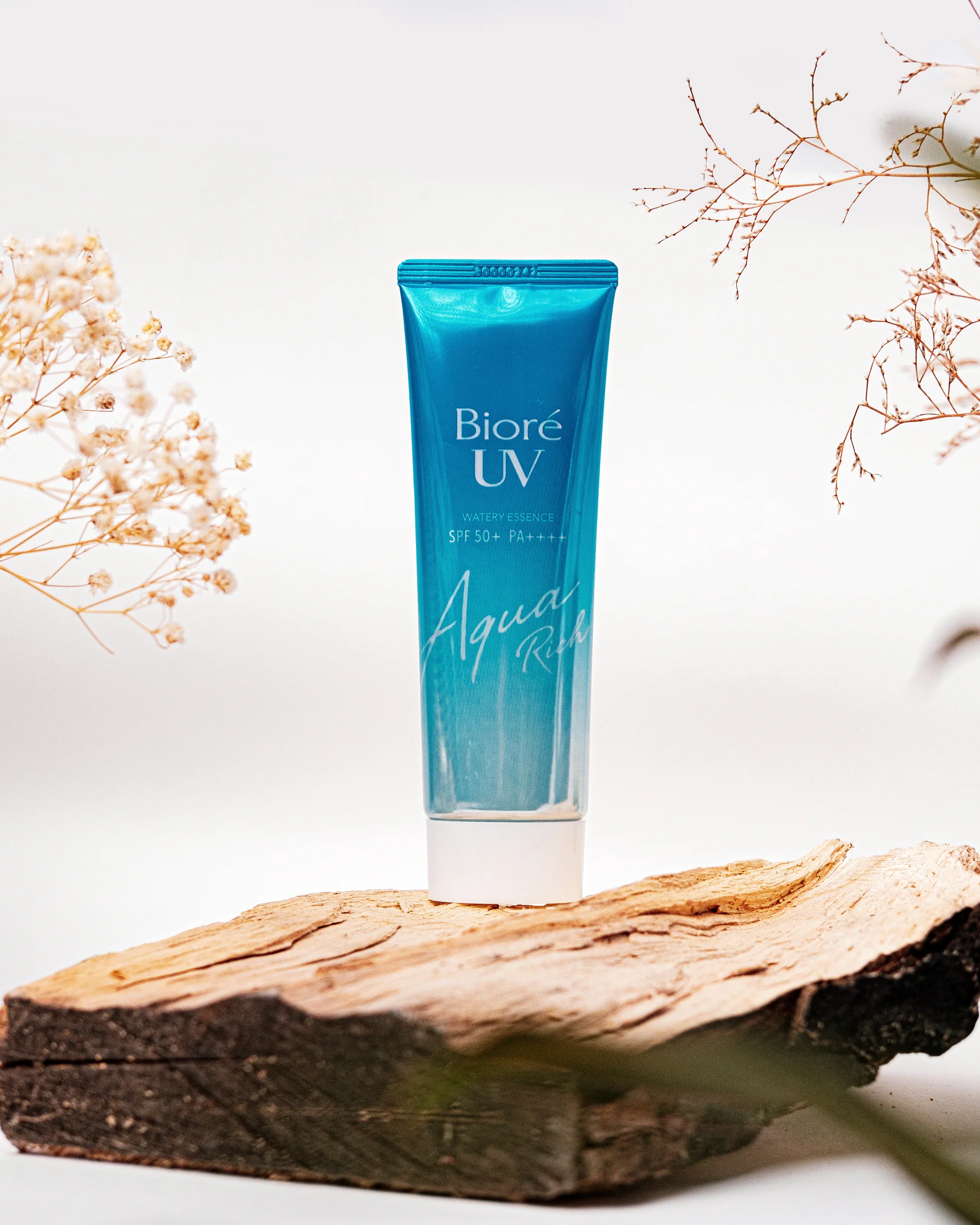 Tinh chất chống nắng Bioré UV Aqua Rich Watery Essence biore