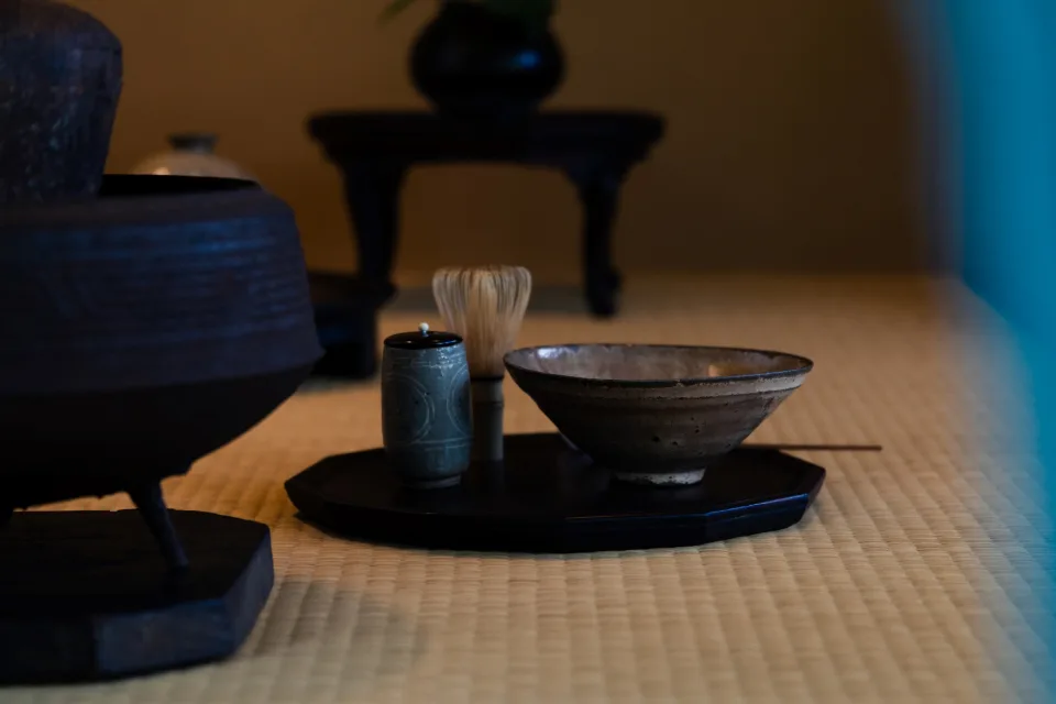 Đồ gốm Karatsu được sử dụng trong Trà đạo do-gom-karatsu