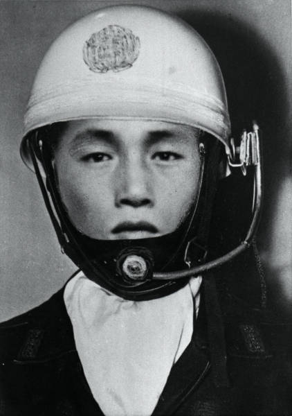 tội phạm mũ trắng toi-pham-mu-trang