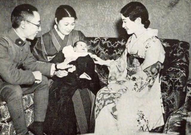 ảnh gia đình gia-dinh-hiro-saga