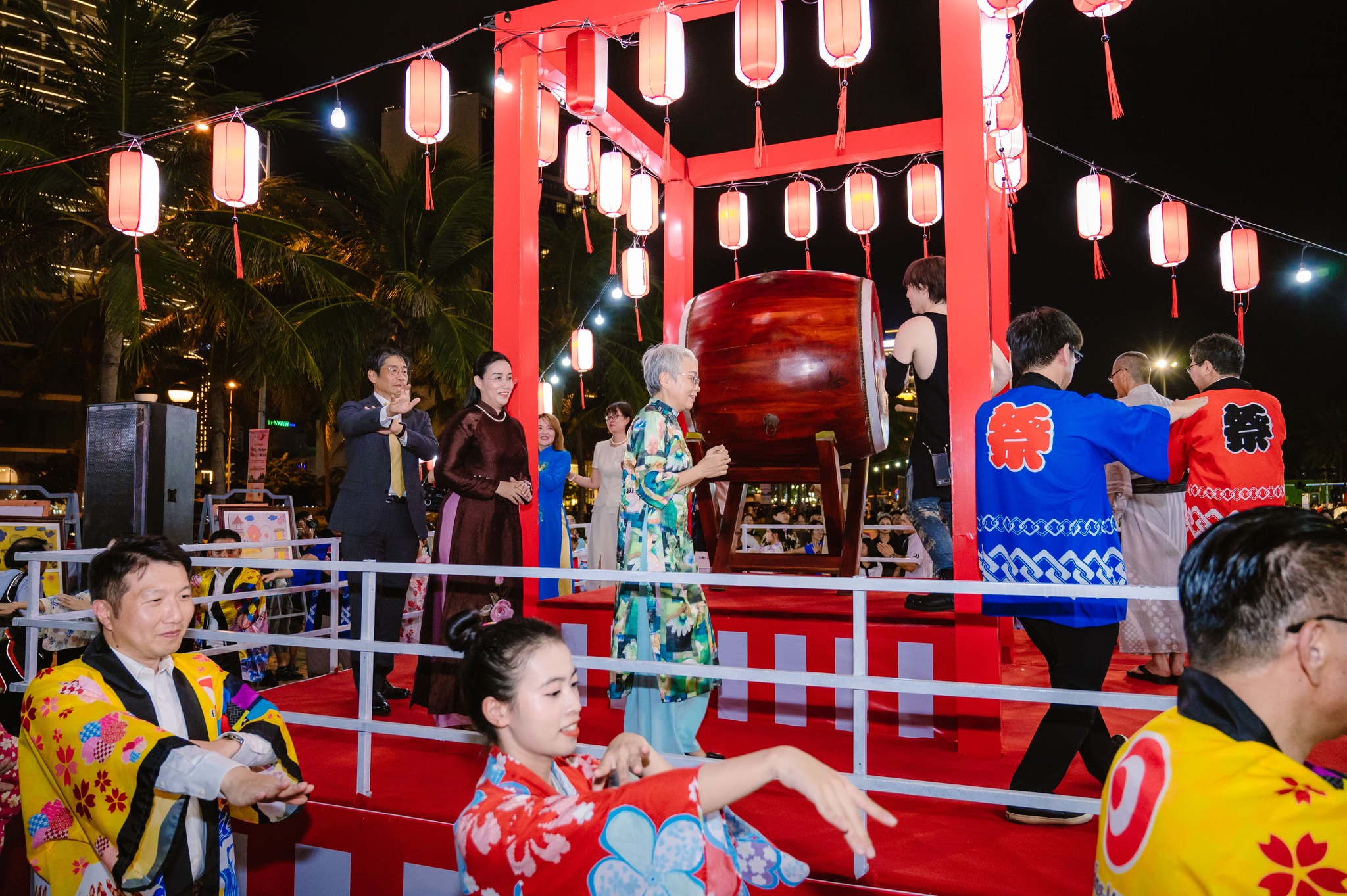 bon-odori bon-odori
