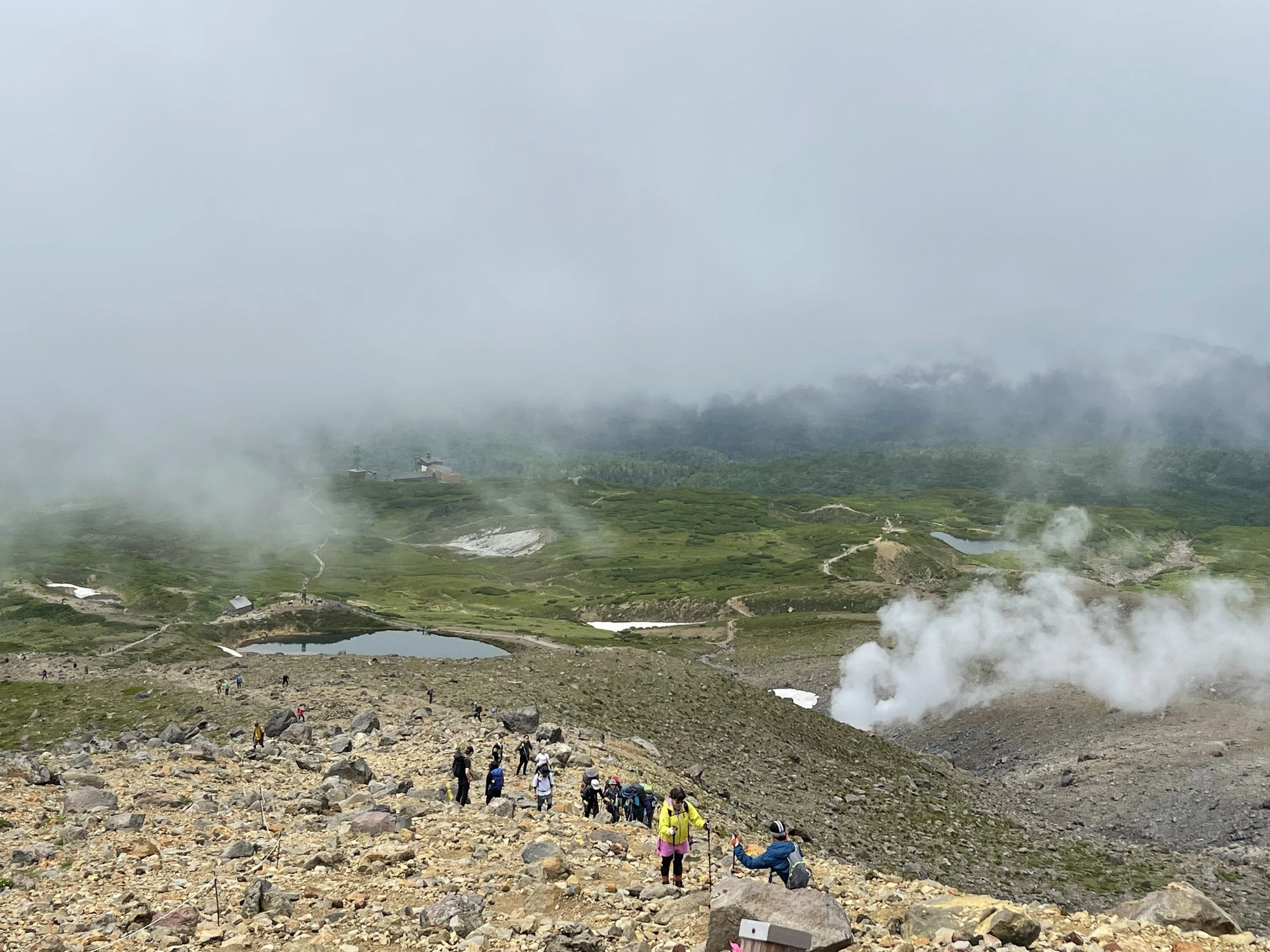 hồ-miệng-núi-lửa-asahidake hồ-miệng-núi-lửa-asahidake