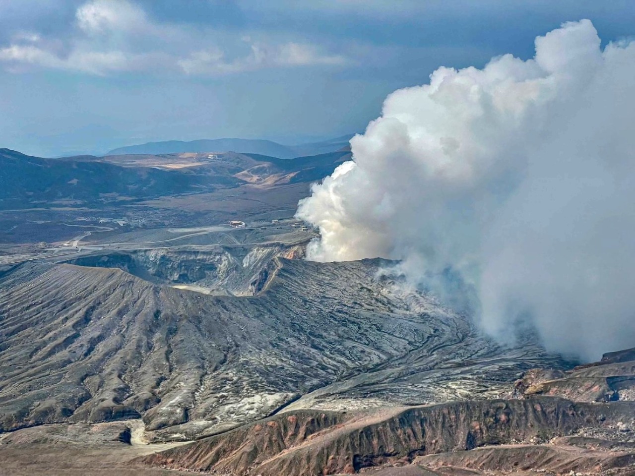 núi-lửa-aso nui-lua-aso
