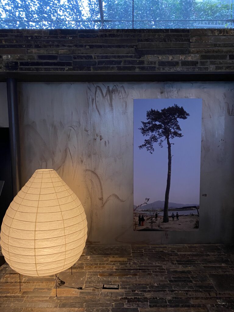 tác phẩm của Isamu Noguchi den-trang-tri