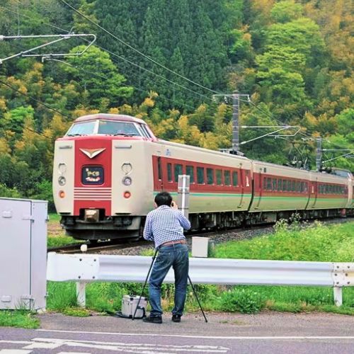 Người Nhật và niềm đam mê chụp ảnh đường sắt