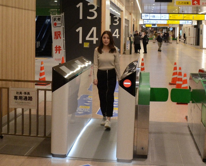 cổng-soát-vé-face-pass-tại-ga-niigata