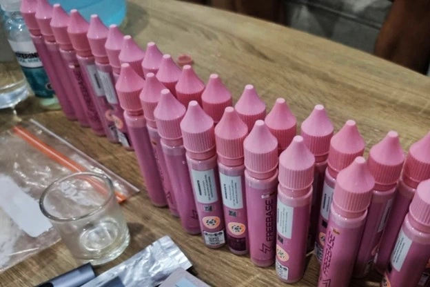 tinh-dầu-vape-chứa-etomidate-bị-thu-giữ