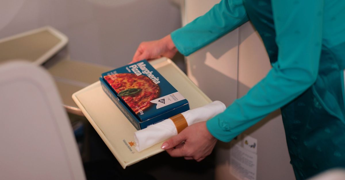 Vietnam Airlines phục vụ Pizza 4P's trên máy bay từ tháng 12
