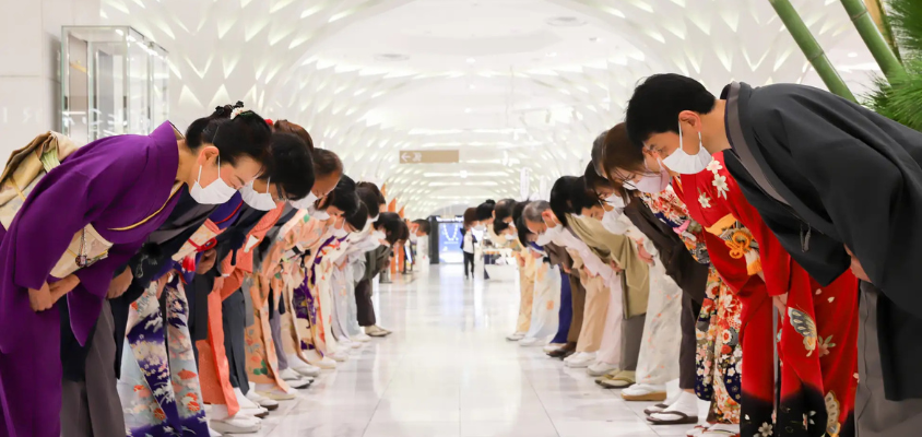 Hatsu-uri: Mùa mua sắm rộn ràng đầu năm mới tại Nhật