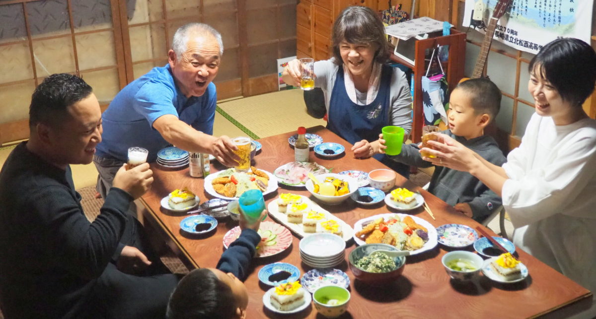 ăn-cùng-gia-đình