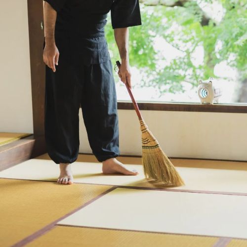 Cây chổi quét nhà của người Nhật