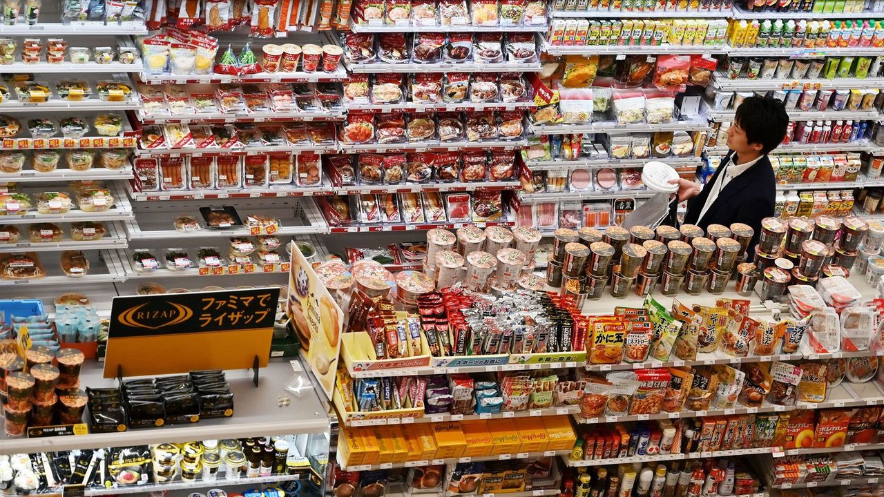 japan-convenience-store