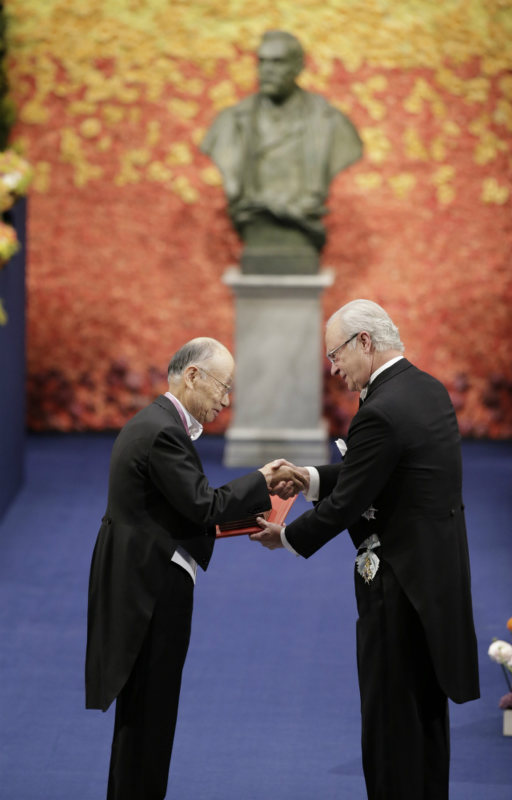 giáo-sư-omura-satoshi-nhận-giải-nobel