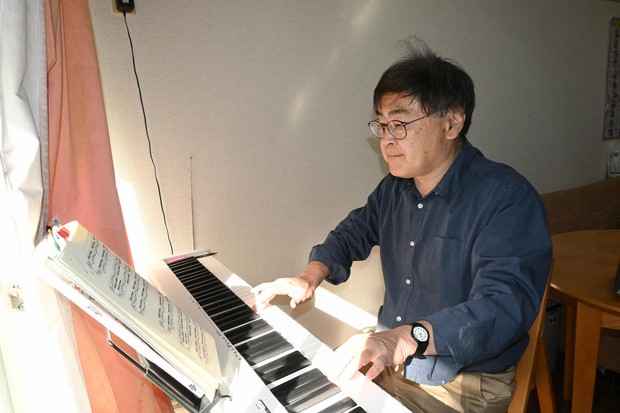 ông-miyazaki-học-piano-ở-độ-tuổi-60