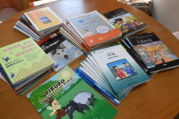 bộ-sưu-tập-sách-ngoại-ngữ-của-miyazaki