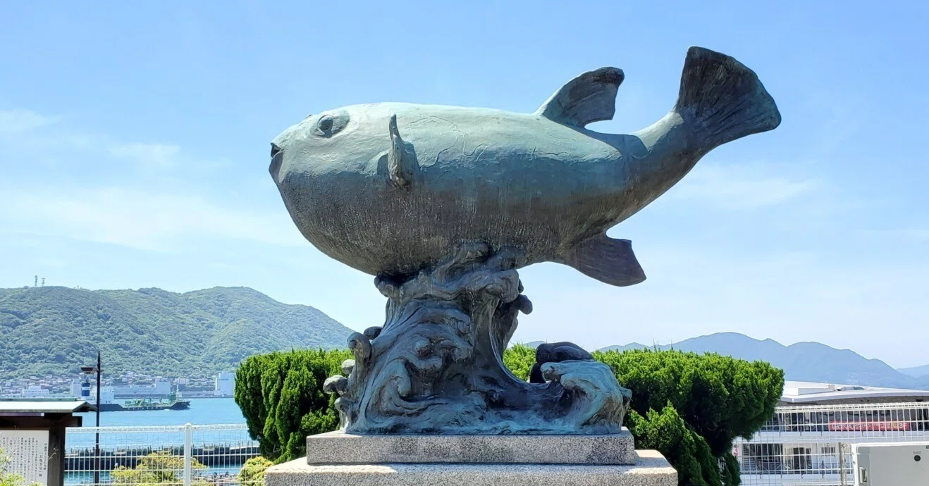 tượng-cá-nóc-ở-shimonoseki