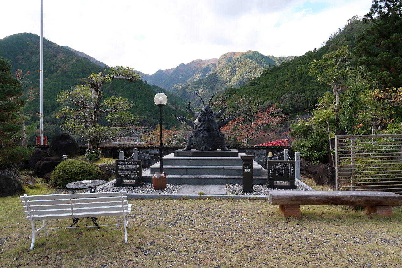 tuong-gian-khong-lo