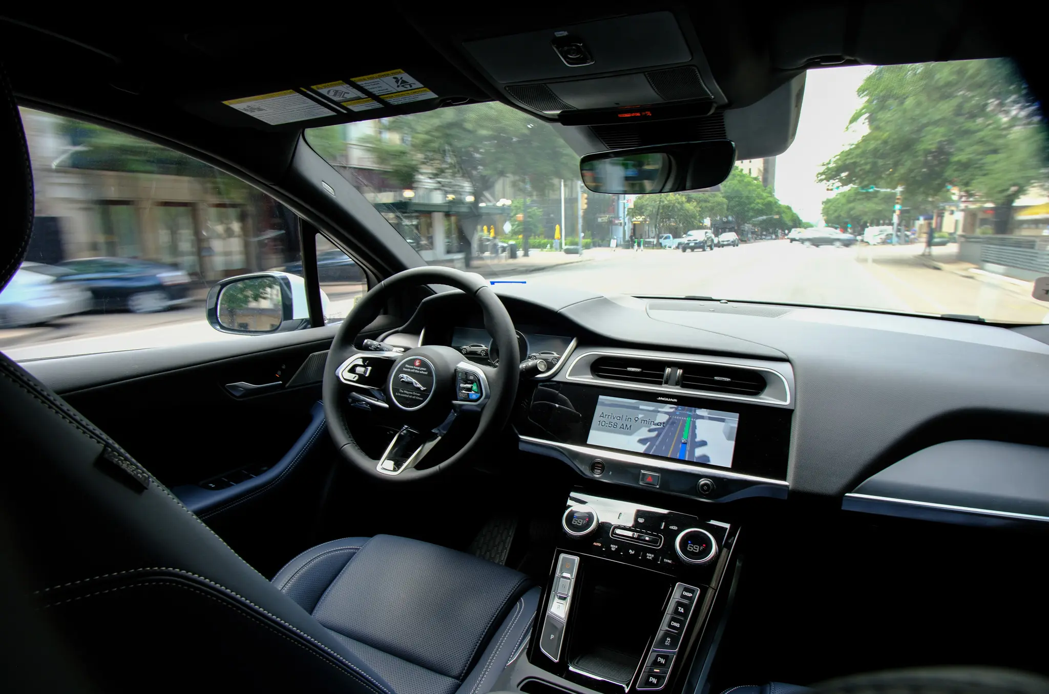 tokyo-driverless-taxi-waymo