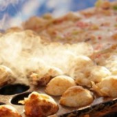 Takoyaki - Món ăn đường phố trên giao lộ lịch sử