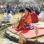 Bữa tiệc thơ ca Kyokusui no En của quý tộc Heian xưa