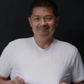 Loại bỏ lo lắng khi ăn uống với áo thun chống vết bẩn