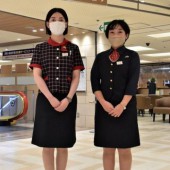 Doanh nghiệp Nhật dần loại bỏ quy định đồng phục dành cho nữ