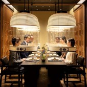 Bữa ăn sang chảnh trong đèn lồng Chochin ở Hoshinoya Tokyo