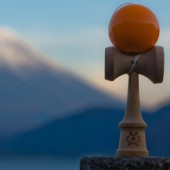 Trò chơi Kendama - "Kiếm xuyên ngọc" của người Nhật