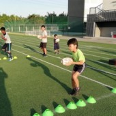 Lớp học bóng bầu dục trẻ em đầu tiên tại Sài Gòn