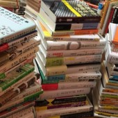 Tsundoku – Bạn có những "chồng sách mua về để đó" không?