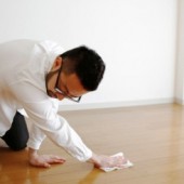 Phương thức lau sàn "thể dục" của người Nhật