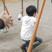 Mẹ Nhật dạy con tự vệ thế nào?