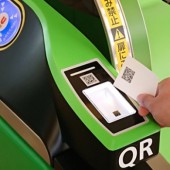 JR East thử nghiệm soát vé bằng mã QR