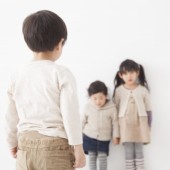 Làm gì khi con nhút nhát?