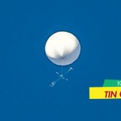 UFO giống quả bóng xuất hiện trên bầu trời Nhật Bản