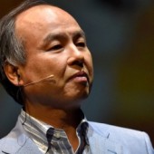 Son Mayayoshi: Từ cậu bé nuôi heo trở thành tỉ phú Nhật