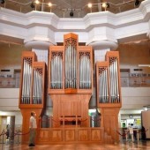 Đại phong cầm của tỉnh Hyogo được trao cho Nhà thờ Lớn Hà Nội