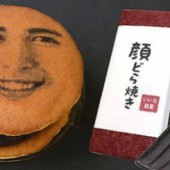 Bánh rán Doraemon in hình người mua cực hài hước