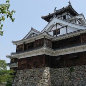 Lâu đài Fukuchiyama dẫn đầu trong việc sử dụng năng lượng tái tạo toàn phần