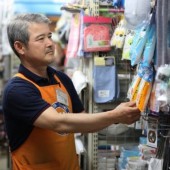 Cửa hàng 100 yên, quán cafe ở Nhật khốn đốn vì giá cả leo thang