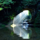 Kameiwa: Hang động "trái tim" bước ra từ tranh vẽ