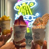 Nở rộ những cửa hàng kem phục vụ người thèm đồ ngọt vào ban đêm