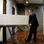 Góc tối phía sau ngành kinh doanh khách sạn tử thi tại Nhật