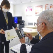 Nhật Bản nỗ lực thu hẹp khoảng cách số giữa các thế hệ