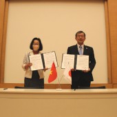 Chính phủ Nhật ký kết viện trợ cho tổ chức giáo dục Asia Rainbow