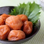 Trái mơ: dấu chấm đỏ trong ẩm thực Nhật