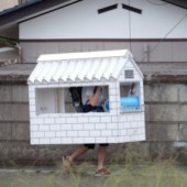 7 năm chu du khắp Nhật Bản với ngôi nhà nhỏ trên lưng