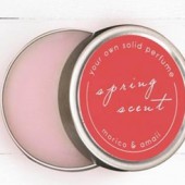 Tinh tế nước hoa khô của phụ nữ Nhật Bản