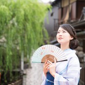 Ngày hè nói chuyện quạt Sensu