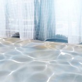 Rèm cửa Nhật Bản biến căn phòng thành mặt hồ sóng sánh